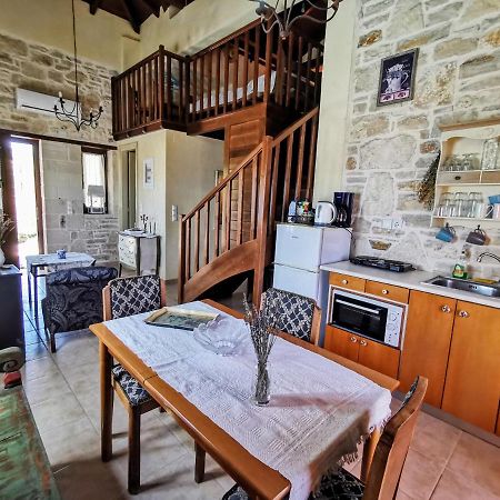 Aelia Apartment Камиларион Екстериор снимка