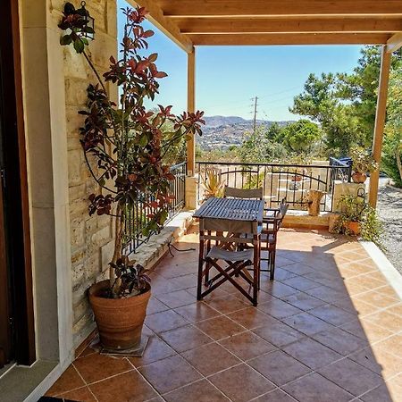 Aelia Apartment Камиларион Екстериор снимка