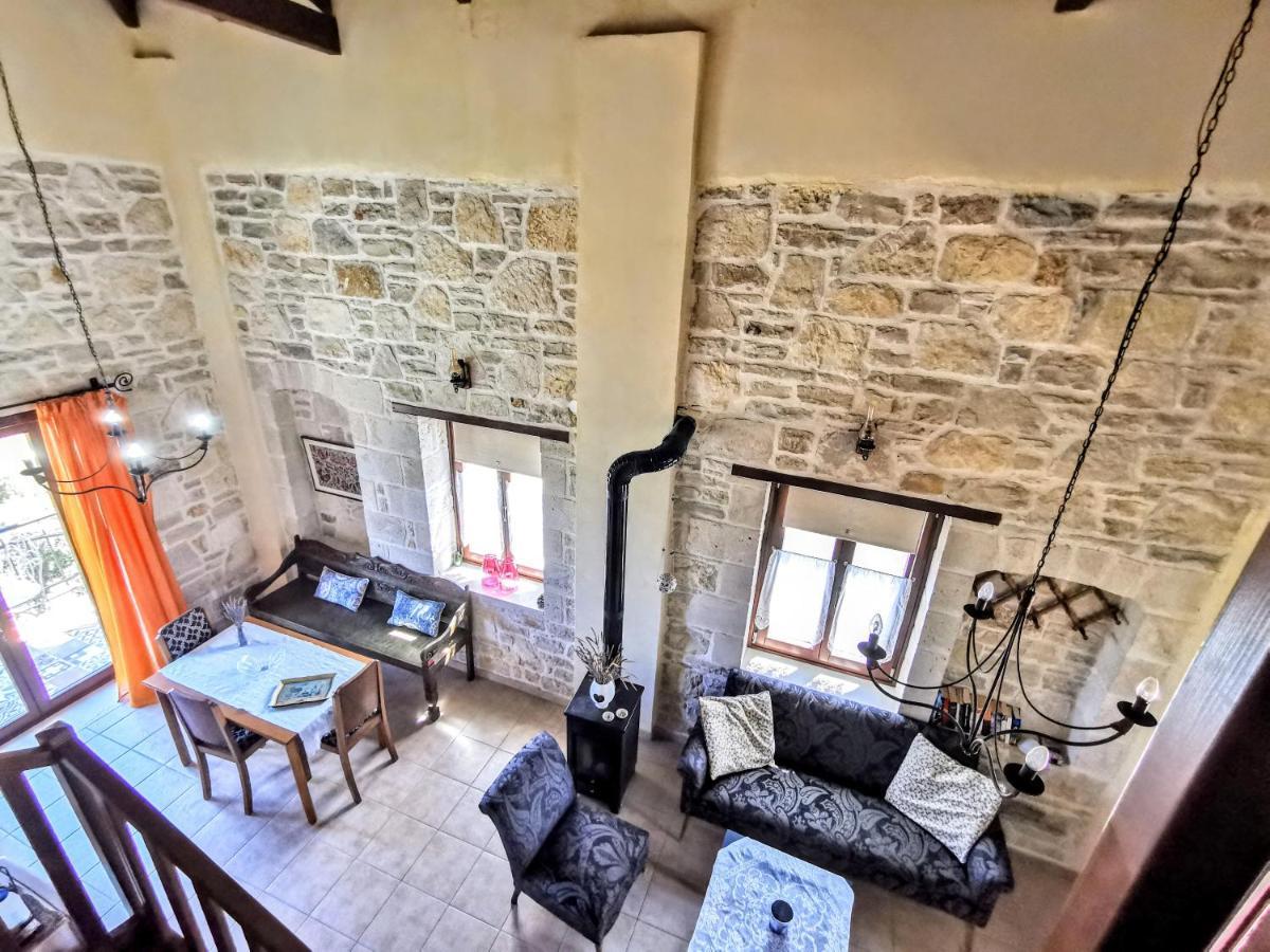 Aelia Apartment Камиларион Екстериор снимка