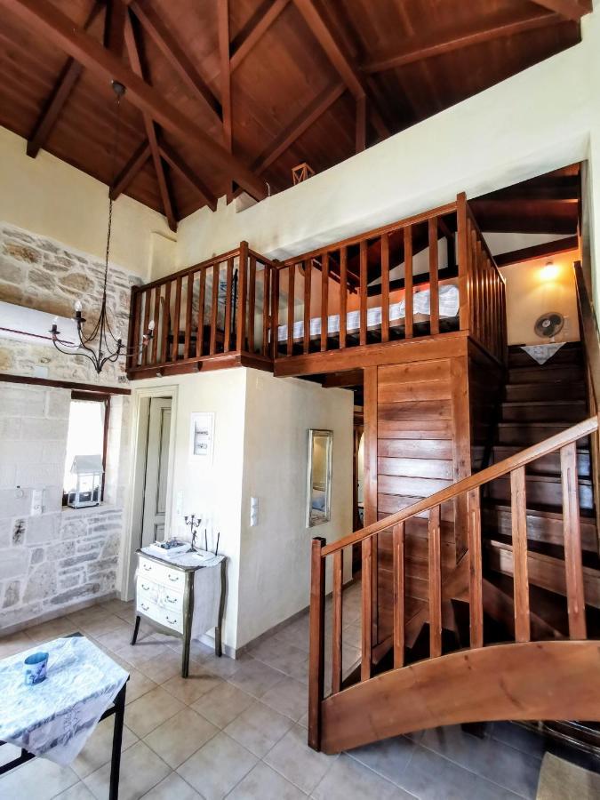 Aelia Apartment Камиларион Екстериор снимка