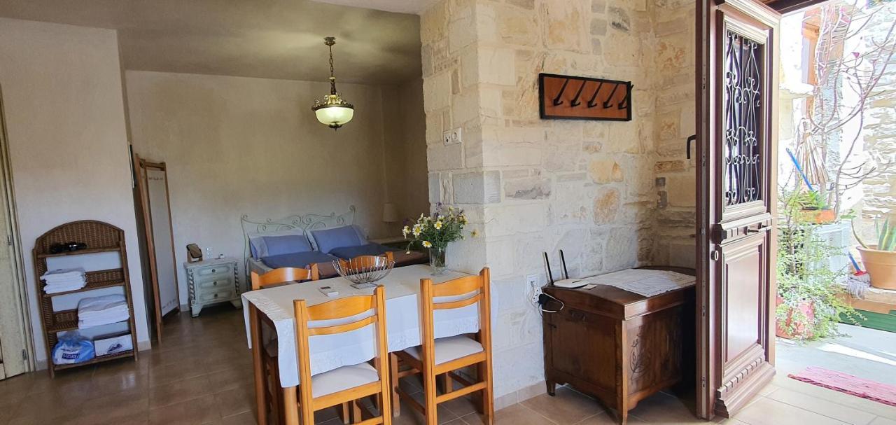 Aelia Apartment Камиларион Екстериор снимка