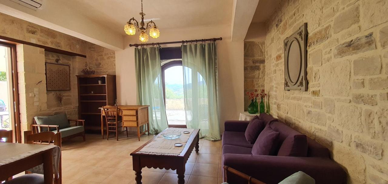 Aelia Apartment Камиларион Екстериор снимка